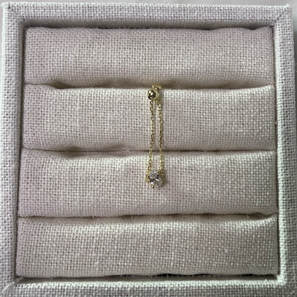 Dainty adjustable chain ring with oval stone - Picture 3 of 4